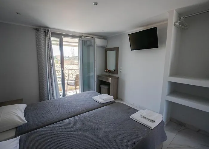 Golden Dolphin Studios&Apartments