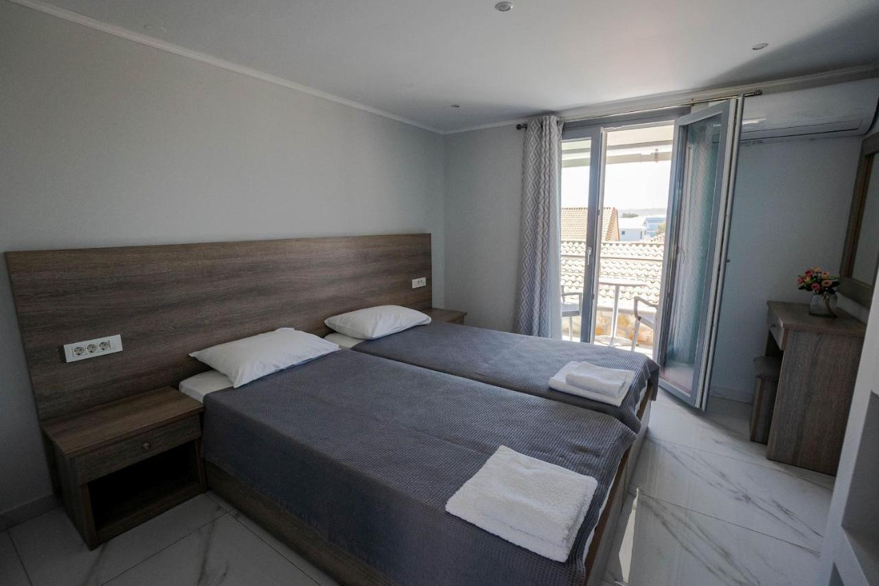 Golden Dolphin & Aparthotel