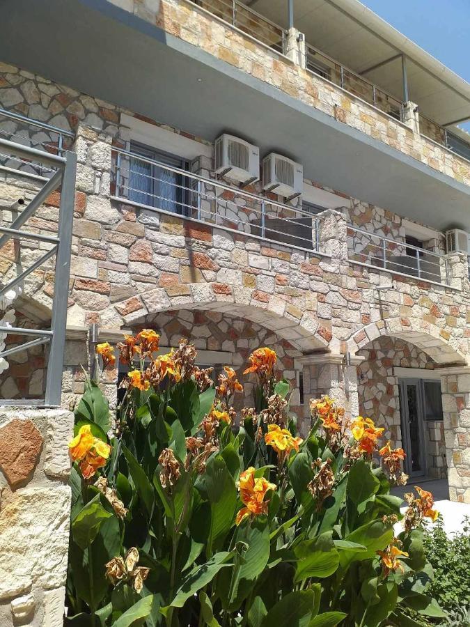 Golden Dolphin Studios&apartments Aparthotel