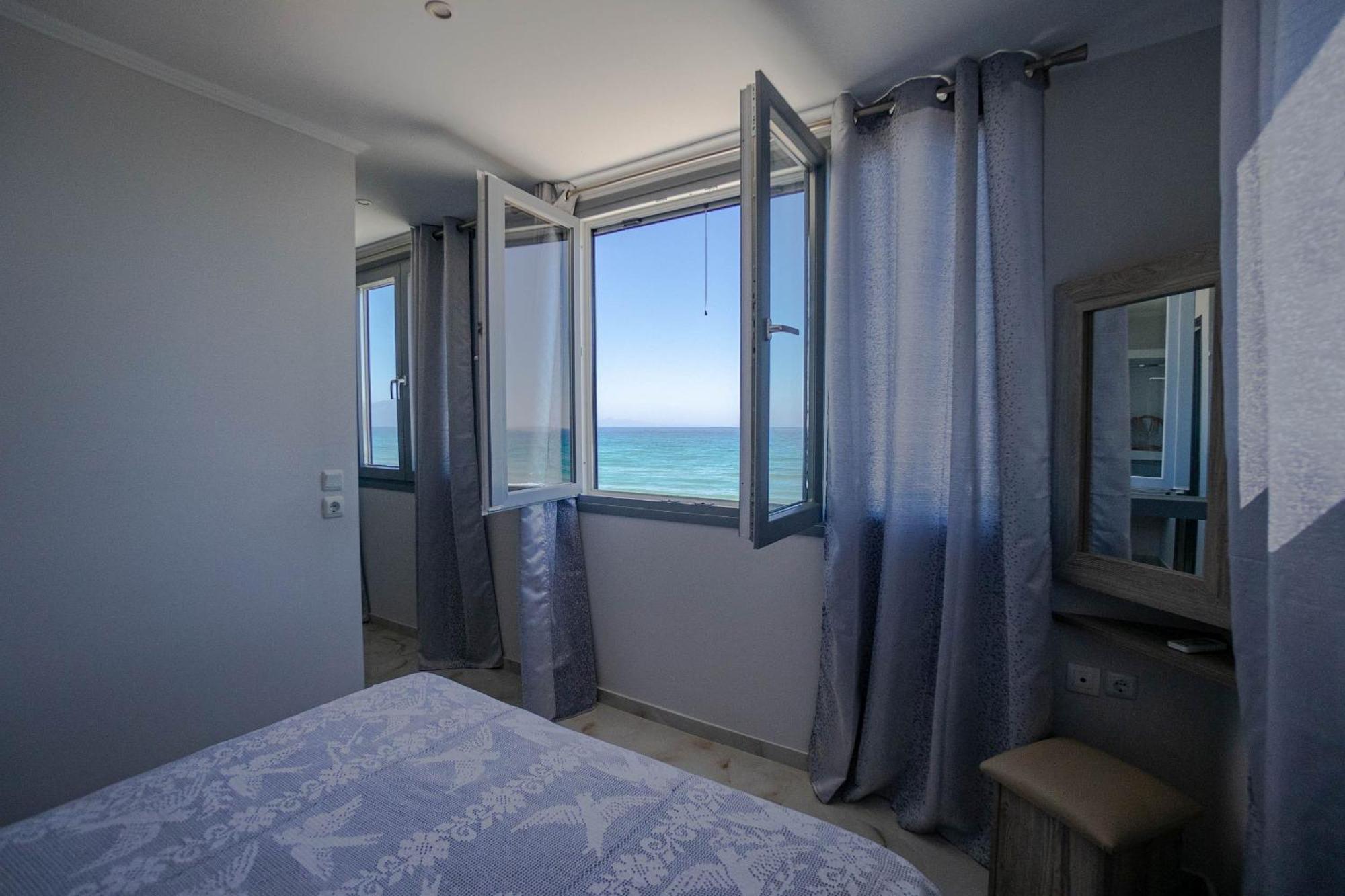Golden Dolphin Studios&apartments *
