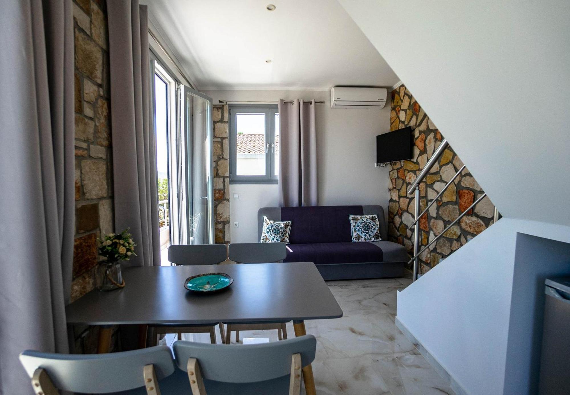Aparthotel Golden Dolphin &